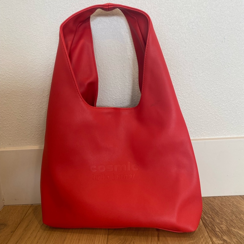 Kylie Cosmetics Vibrant Red Sholder Bag - Picture 4 of 5